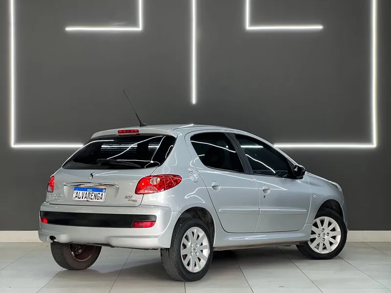 Peugeot 207 Prata