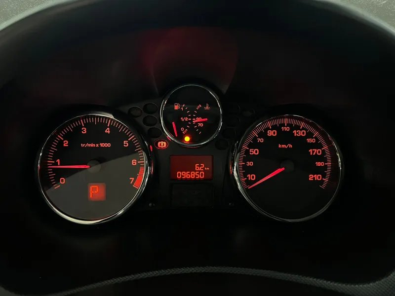 Peugeot 207 Prata