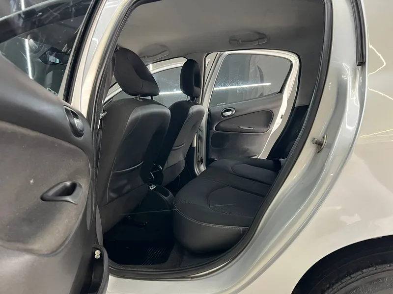 Peugeot 207 Prata