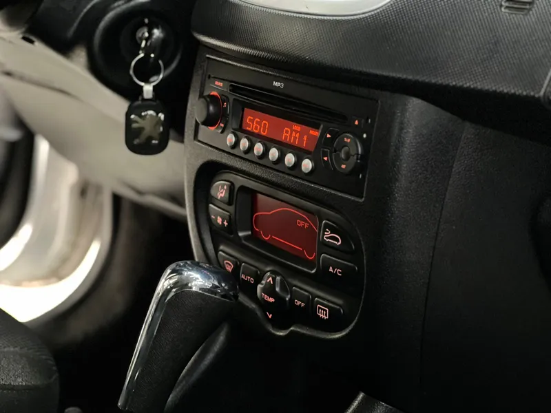 Peugeot 207 Prata