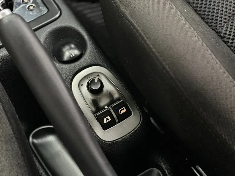 Peugeot 207 Prata