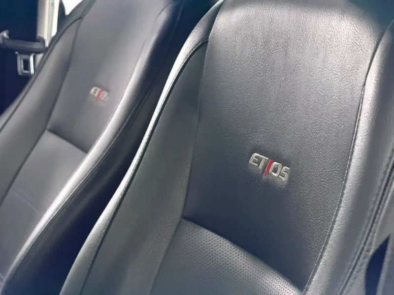 Toyota Etios Sedan Prata
