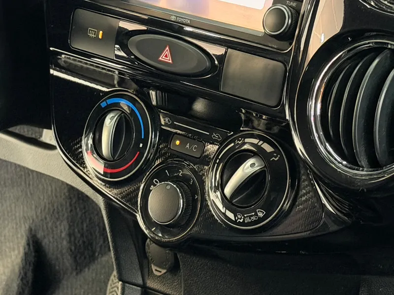 Toyota Etios Sedan Prata