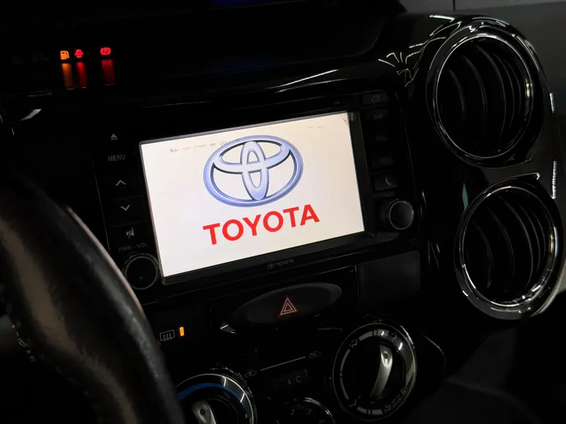 Toyota Etios Sedan Prata