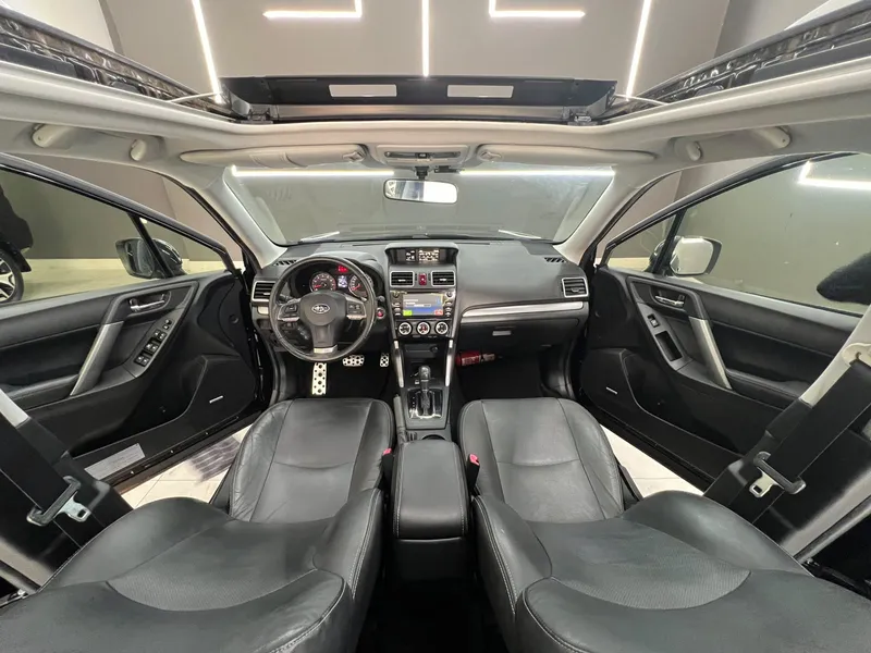 Subaru Forester Preto