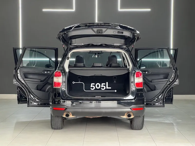Subaru Forester Preto