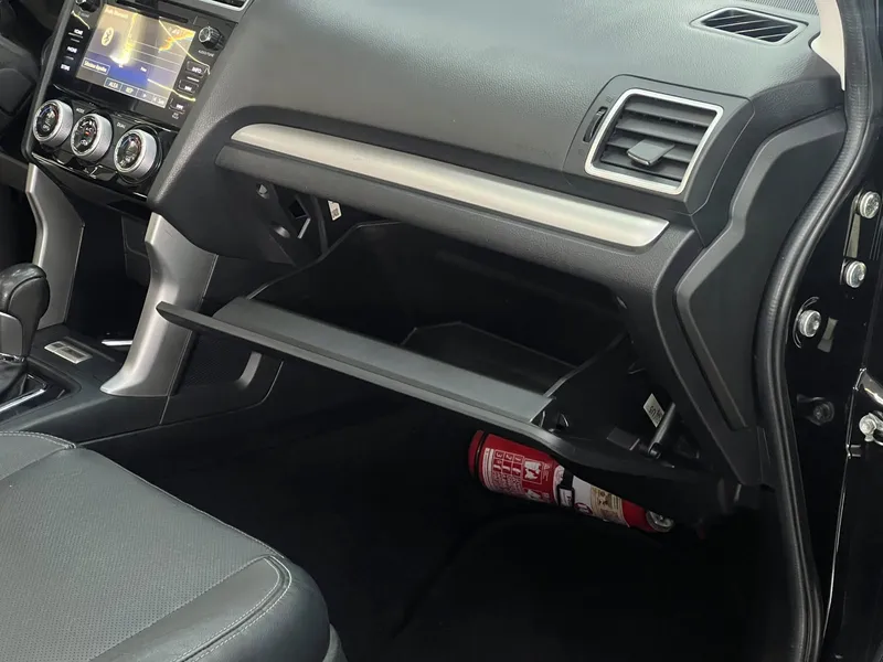 Subaru Forester Preto