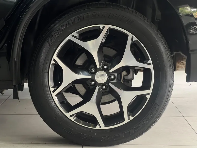 Subaru Forester Preto