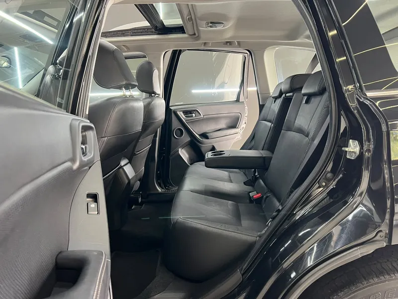 Subaru Forester Preto