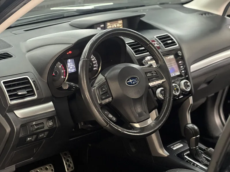 Subaru Forester Preto