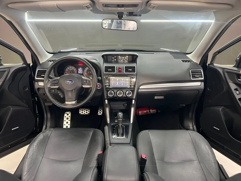 Subaru Forester Preto