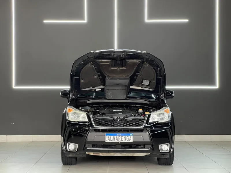 Subaru Forester Preto