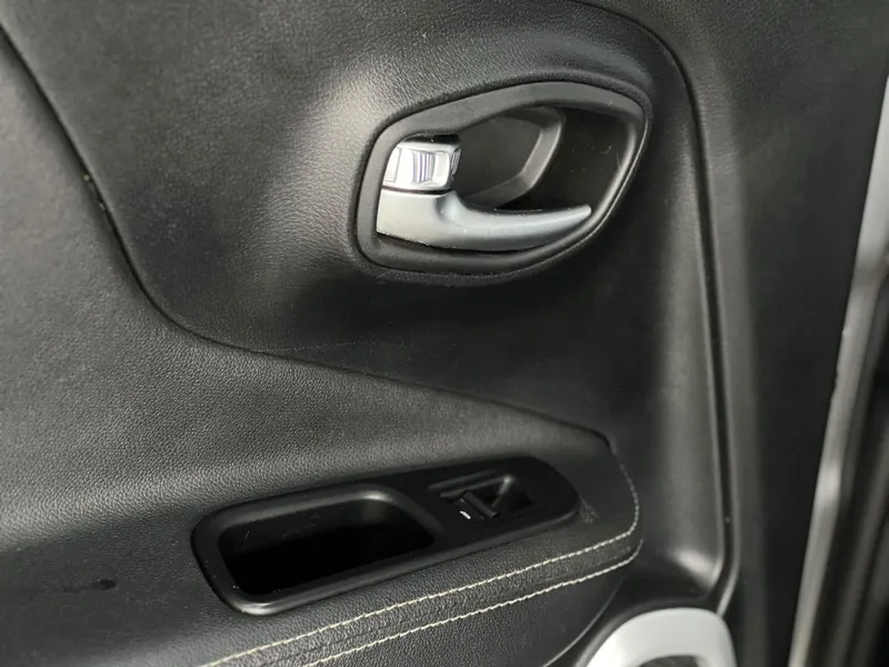 Jeep Renegade Prata