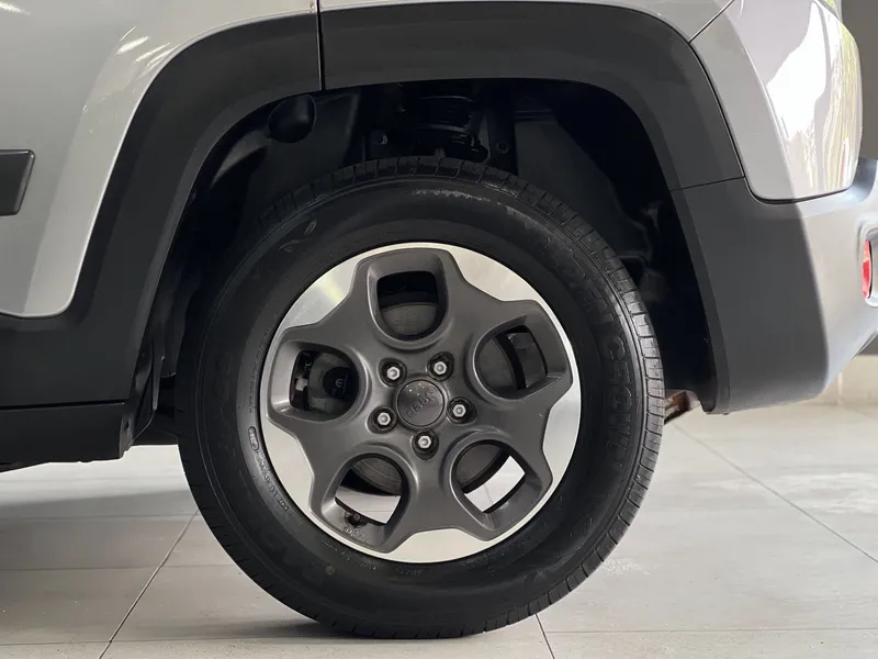 Jeep Renegade Prata