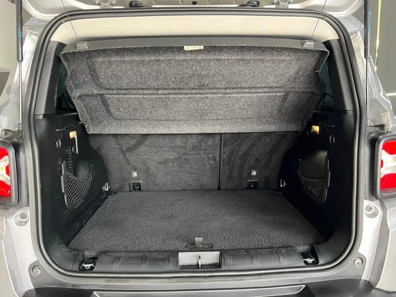 Jeep Renegade Prata