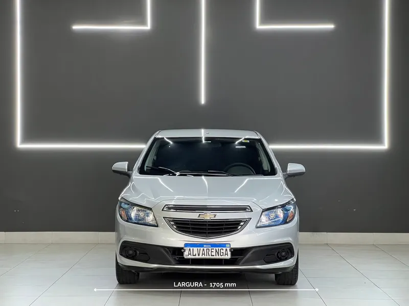 Chevrolet Onix Prata
