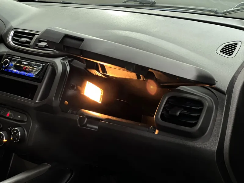Chevrolet Onix Prata
