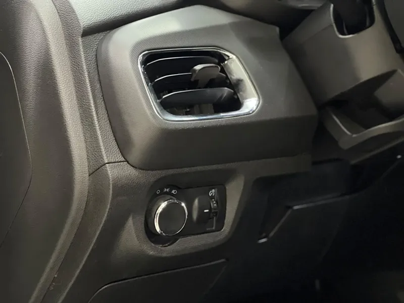 Chevrolet Onix Prata