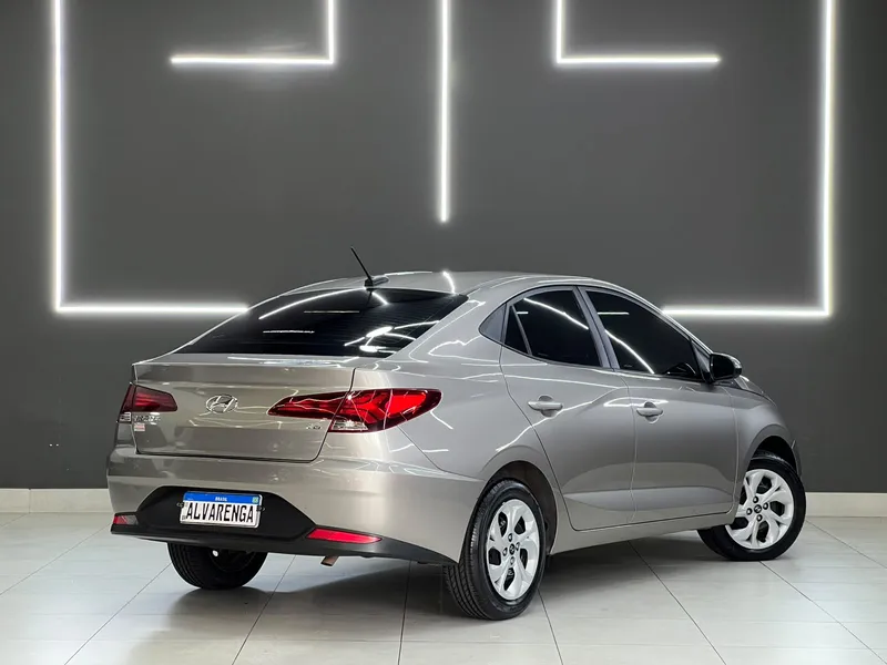 Hyundai HB20S Prata
