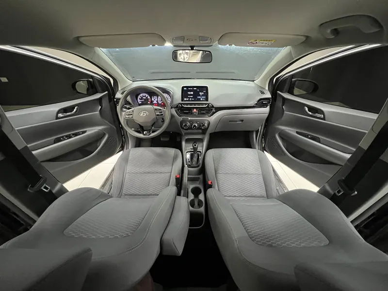 Hyundai HB20S Prata