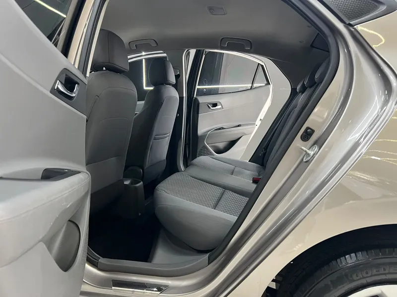 Hyundai HB20S Prata