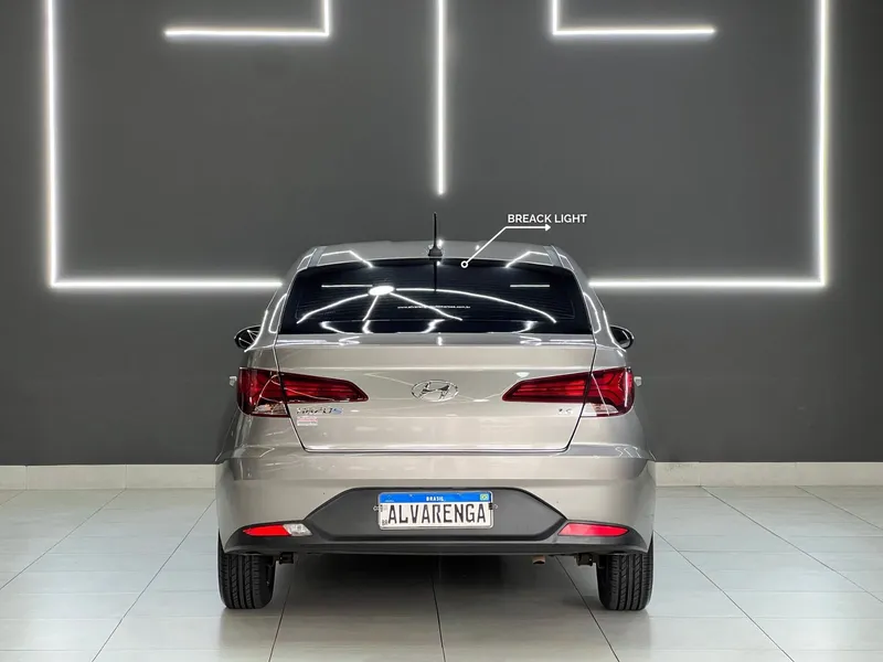 Hyundai HB20S Prata