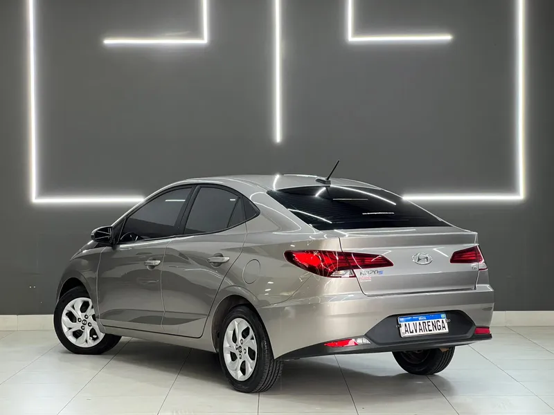 Hyundai HB20S Prata