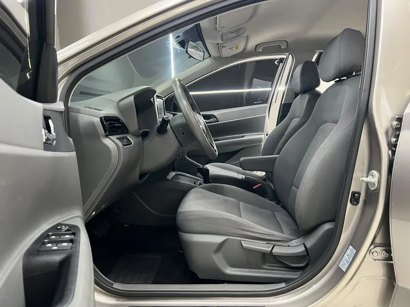 Hyundai HB20S Prata