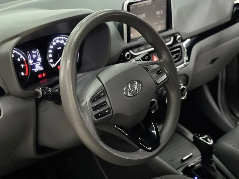 Hyundai HB20S Prata