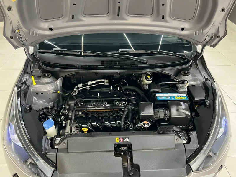 Hyundai HB20S Prata
