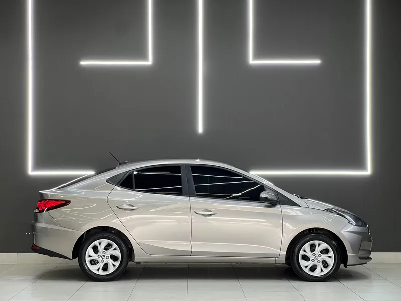 Hyundai HB20S Prata