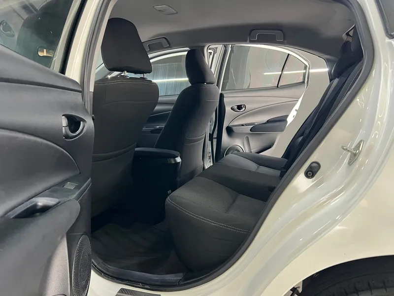 Toyota Yaris Sedan Branco