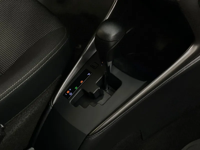 Toyota Yaris Sedan Branco