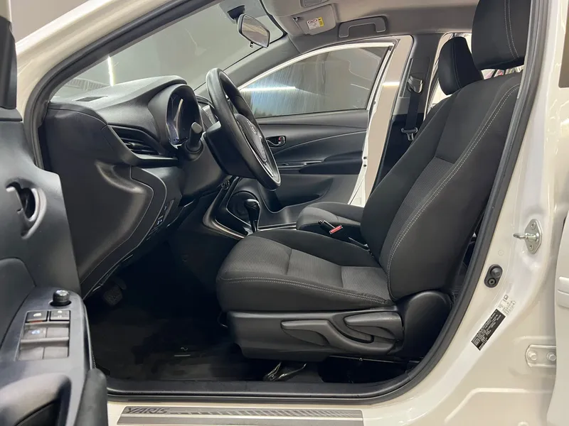 Toyota Yaris Sedan Branco
