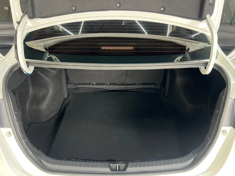 Toyota Yaris Sedan Branco