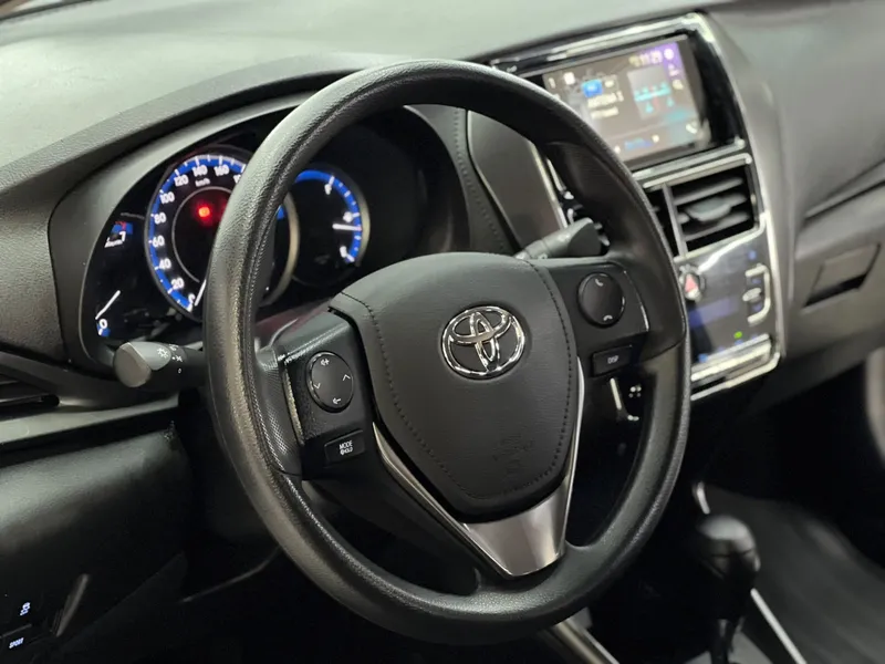 Toyota Yaris Sedan Branco