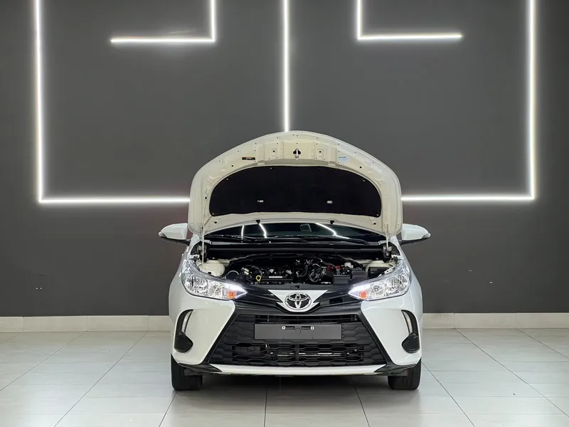 Toyota Yaris Sedan Branco