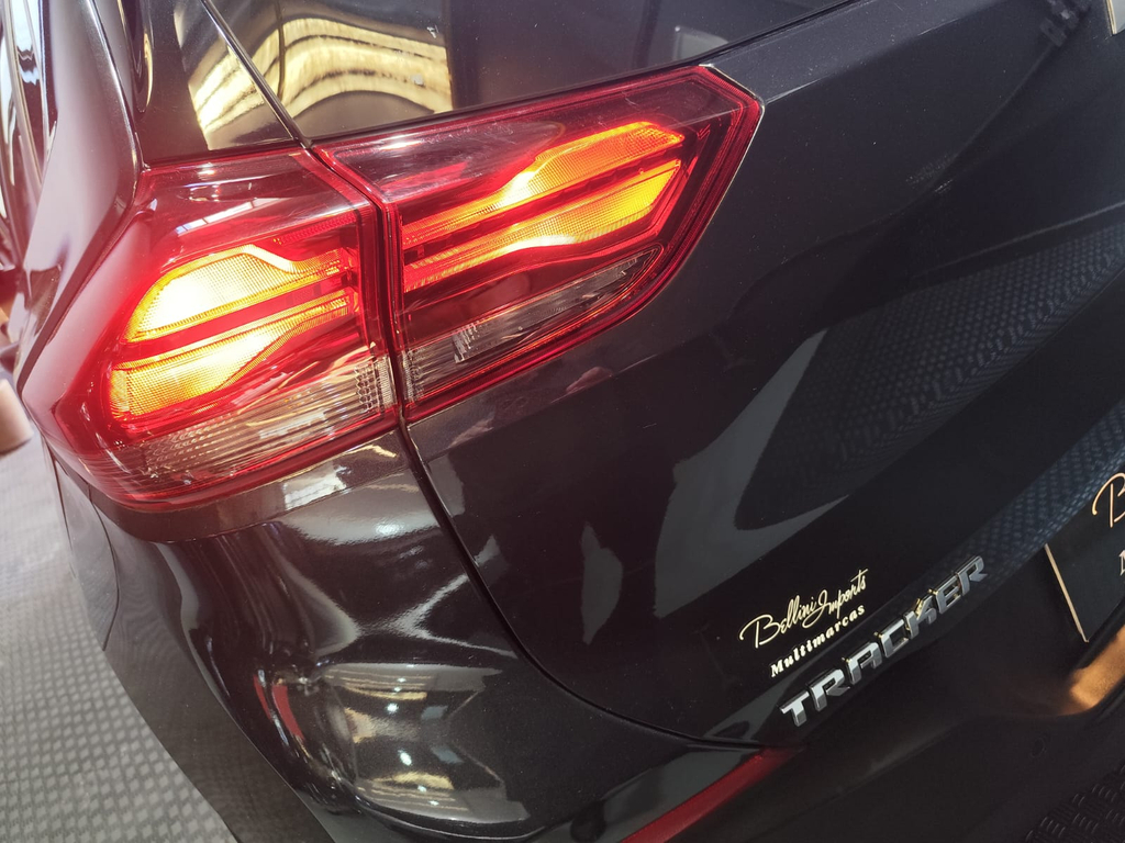 Chevrolet Tracker Cinza