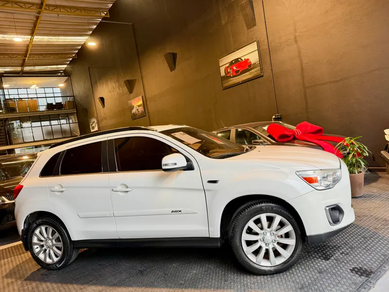 Mitsubishi ASX Preto