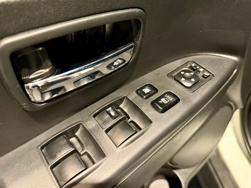 Mitsubishi ASX Preto