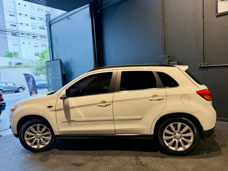 Mitsubishi ASX Preto