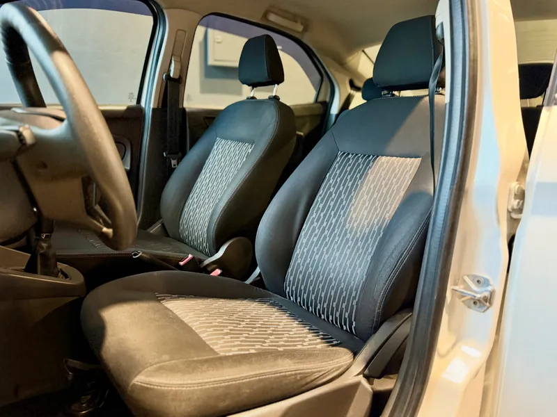 Ford Ka Sedan Branco