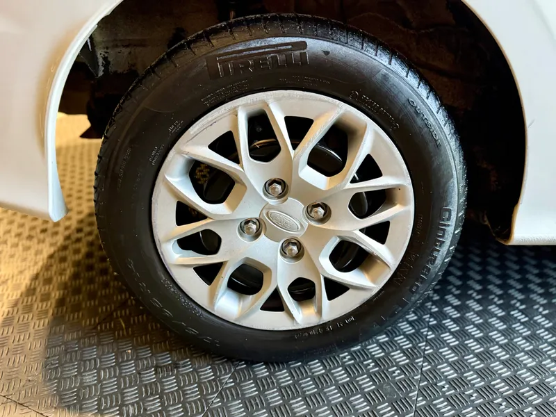 Ford Ka Sedan Branco