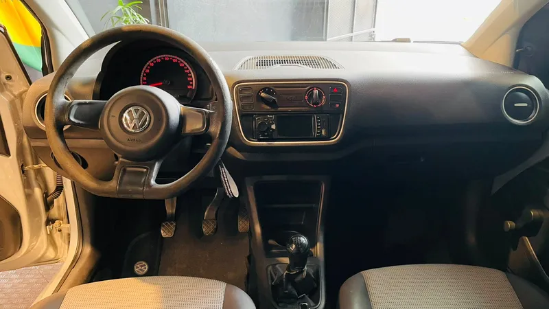 Volkswagen Up! Cinza