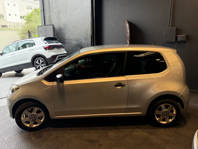 Volkswagen Up! Cinza