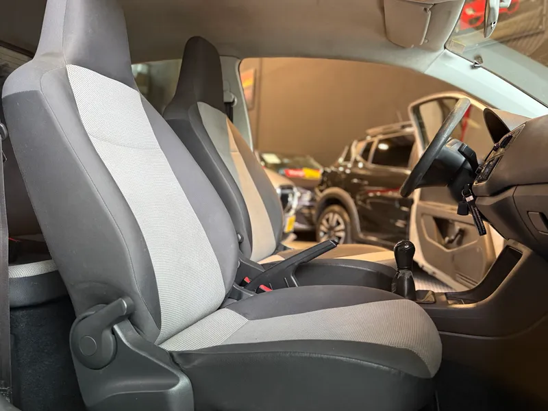 Volkswagen Up! Cinza