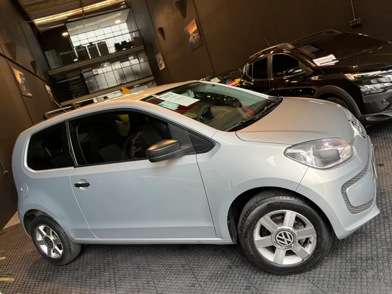 Volkswagen Up! Cinza