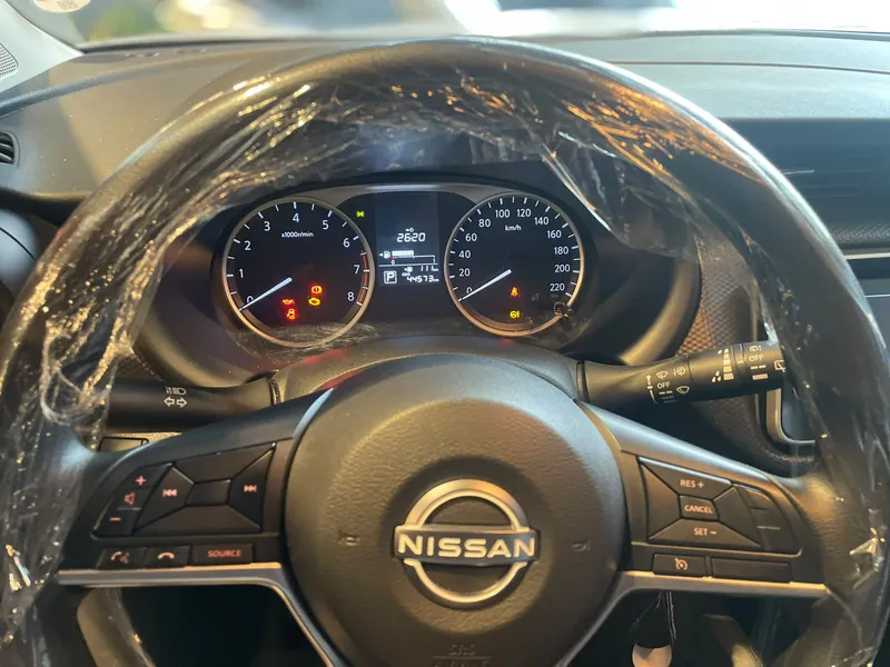 Nissan Kicks Prata