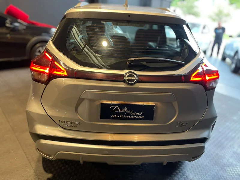 Nissan Kicks Prata