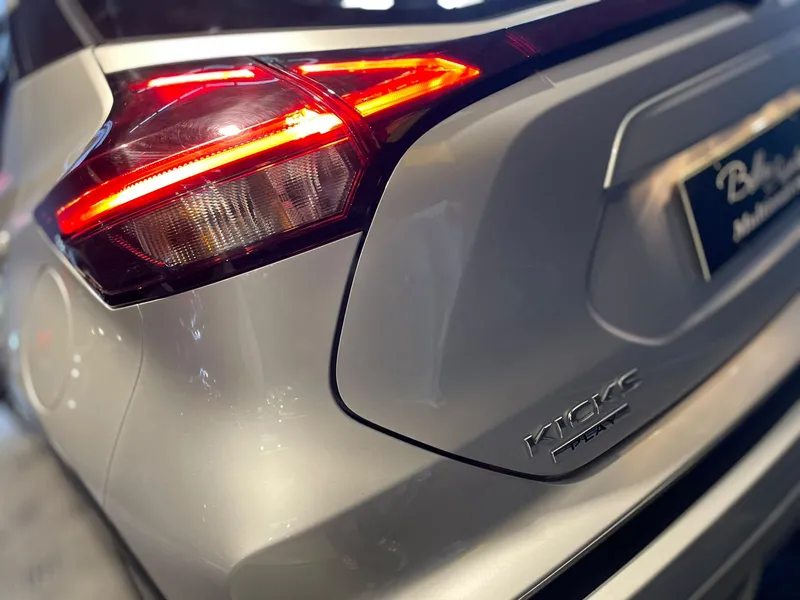 Nissan Kicks Prata